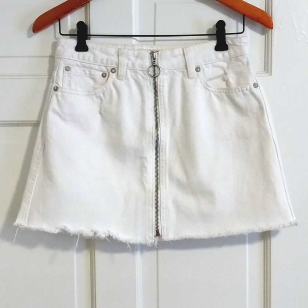 🤍Free People🤍 - Vintage White "Zip It Up" Zip Front Denim Skirt